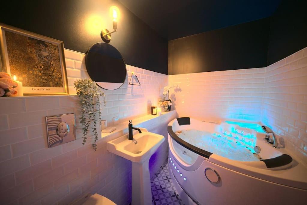 Luxury Room Jacuzzi Centre Ville Haut De Gamme Мюлуз Экстерьер фото